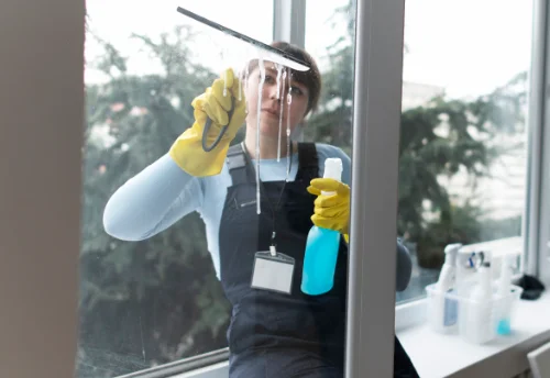 Nettoyage de vitres intérieures et extérieures à Doullens